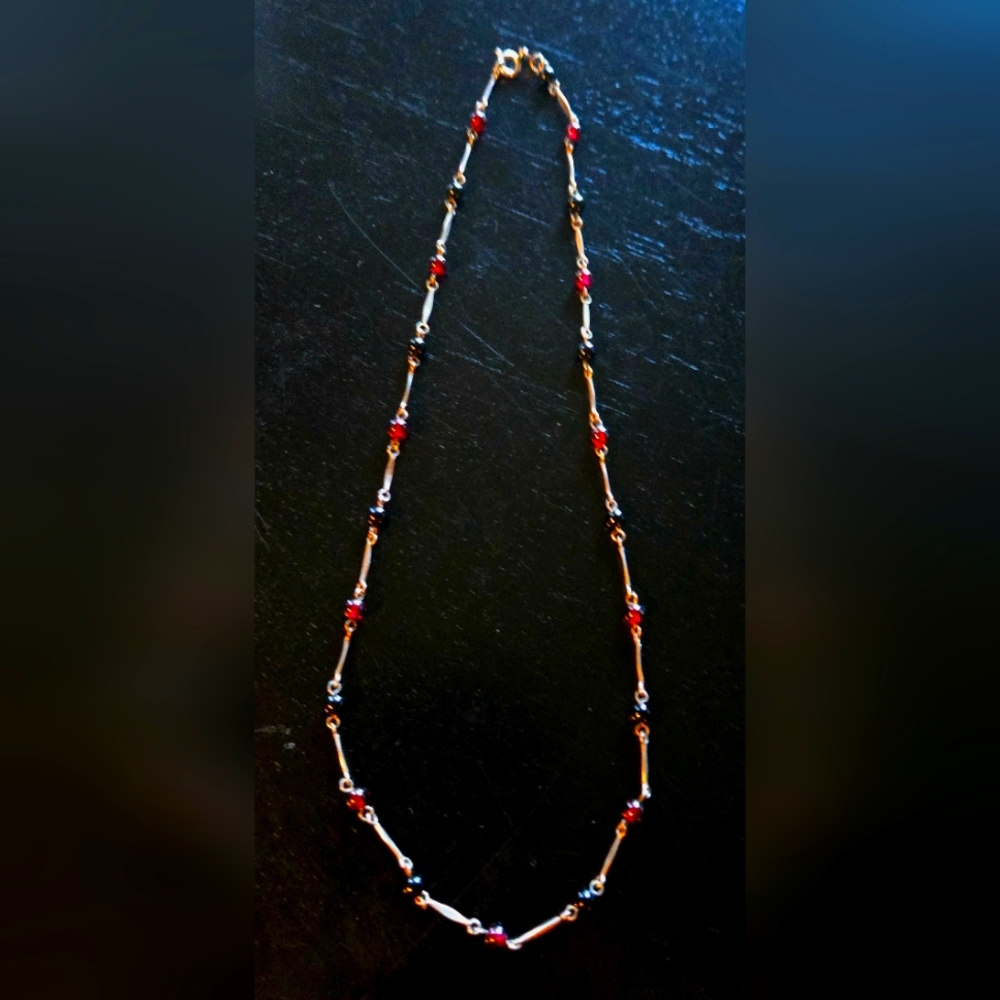 Elegant Vintage 1980s Sterling Silver With  Red And Black Beaded Necklace